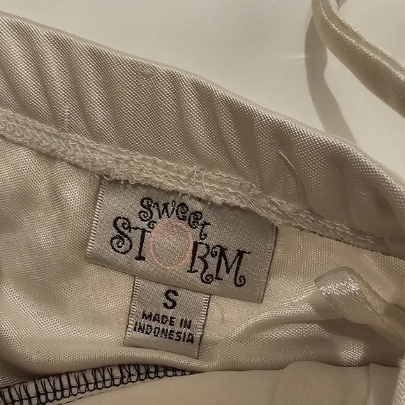 Dress - Picture 3 of 3